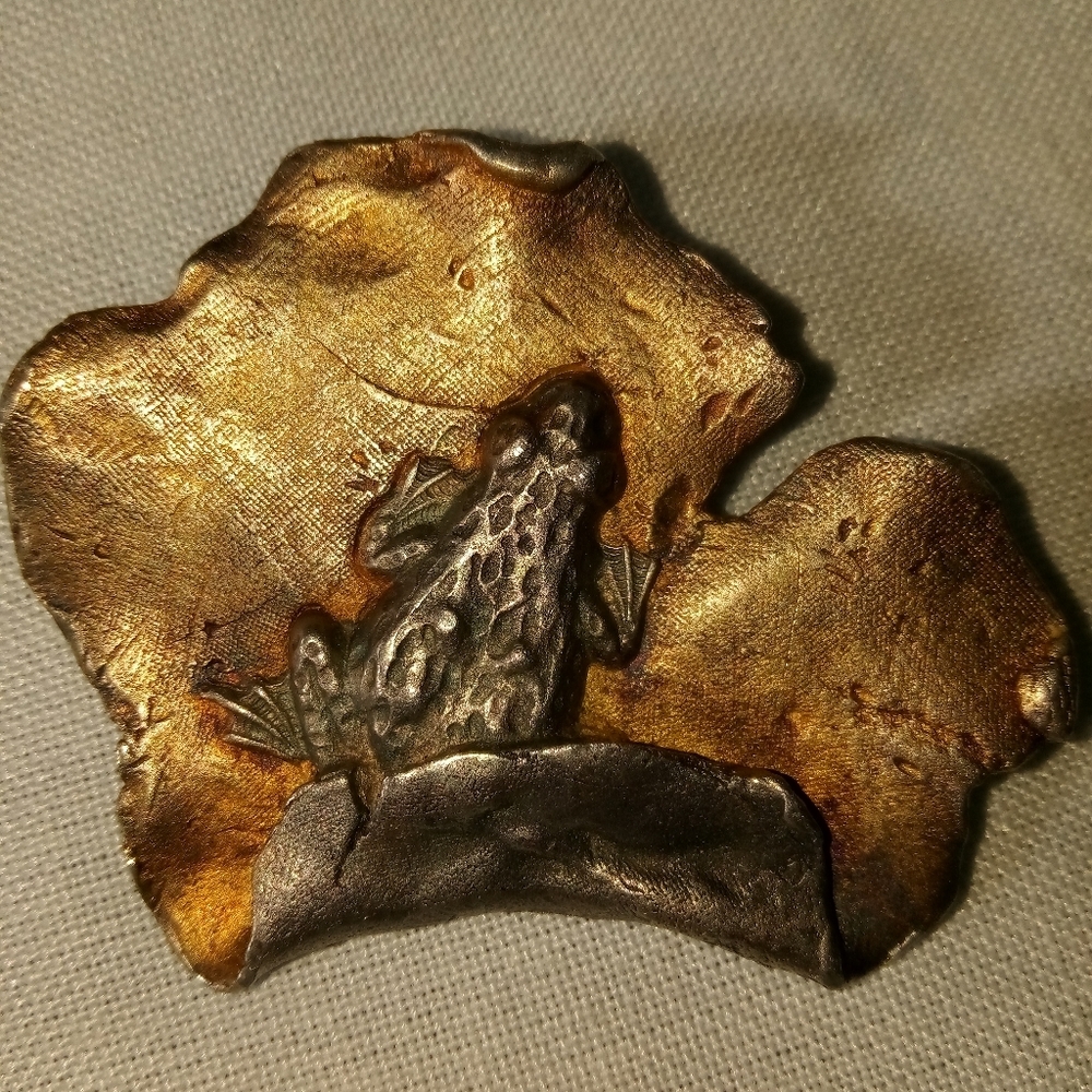 Frog on Lilly pad brooch/necklace